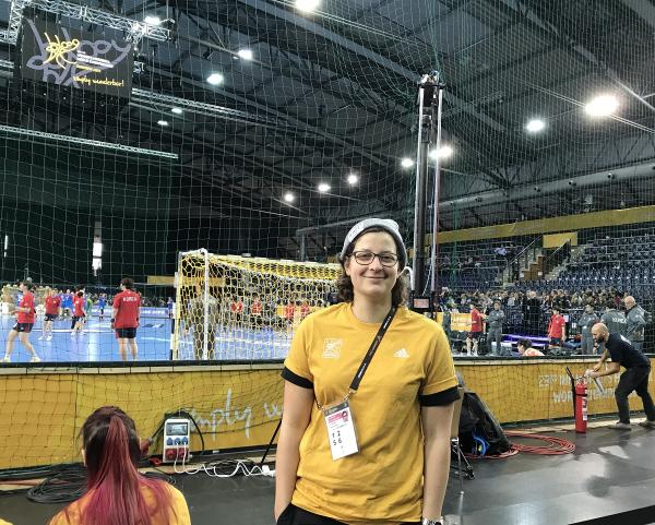 Nathalie Schlesinger ist als Volunteer in der Arena Leipzig vor Ort.