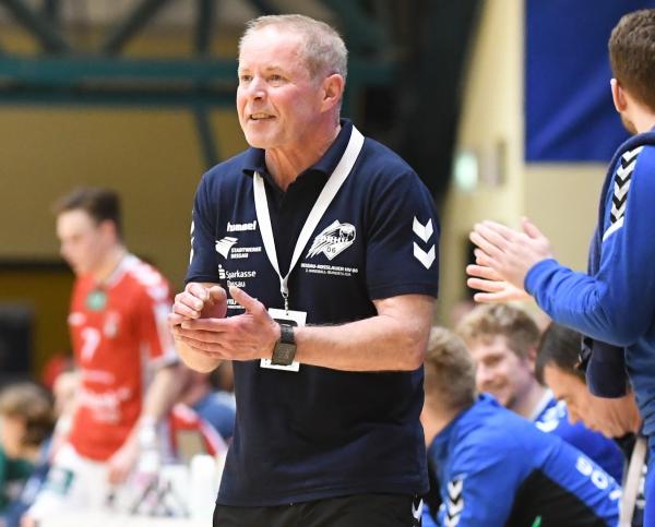 Bleibt trotz der guten sportlichen Situation ganz entspannt: Dessau Trainer Uwe Jungandreas