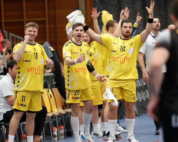 Bregenz Handball jubelt über Sieg.
