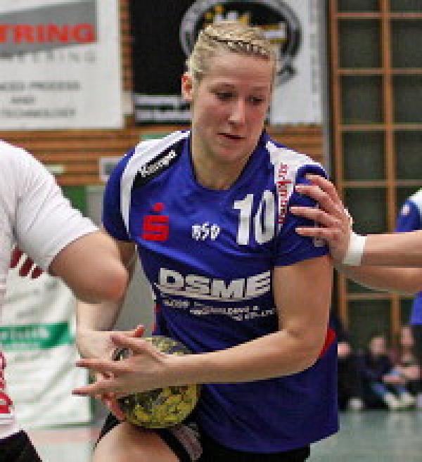 Kaja Schmäschke - Buxtehuder SV, hier im Spiel gegen ihren zukünftigen Verein SGH Rosengarten. Wenige Minuten später zog sie sich einen Anriss des Kreuzbands zu.