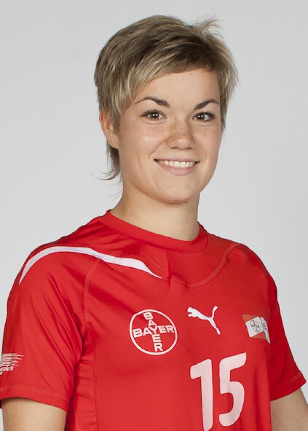 Stefanie Schriever 2011 im Leverkusener Trikot