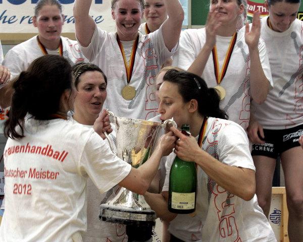 Der Thüringer HC feiert die Meisterschaft, THC-BSV, Meisterfeier