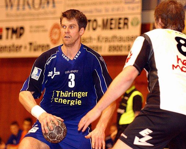 Runar Sigtryggsson als damaliger Spielertrainer im Trikot des ThSV Eisenach