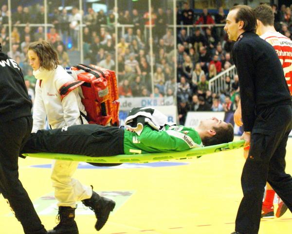Ante Vukas musste verletzt vom Feld getragen werden