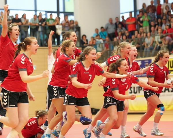 Wie es sich anfühlt jubelnd ganz oben zu stehen, wissen die Spielerinnen der
HSG Badenstedt. In Leipzig will das Team möglichst wieder aufs Treppchen.