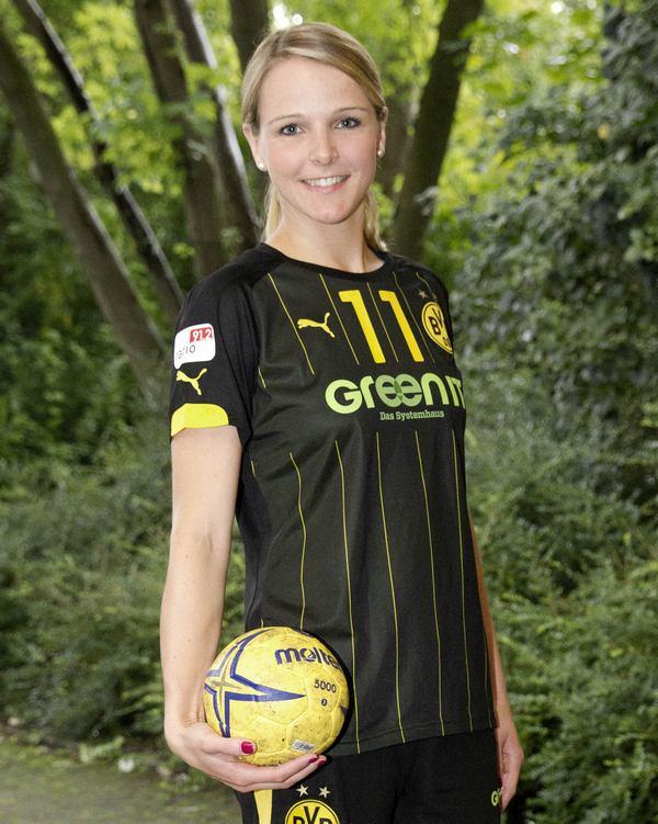 Karina Schäfer - Borussia Dortmund 14/15