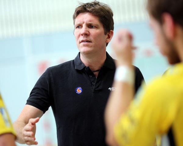 Ralf Ludwig als Trainer der Falken in der Saison 2015/16.