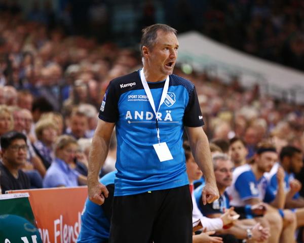 Trainer Thomas König fordert mit Aufsteiger TVB Stuttgart im Derby Frisch Auf Göppingen.