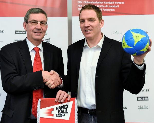 Der neue Nationaltrainer Michael Suter (r.) mit SHV-Zentralpräsident Ulrich Rubeli.