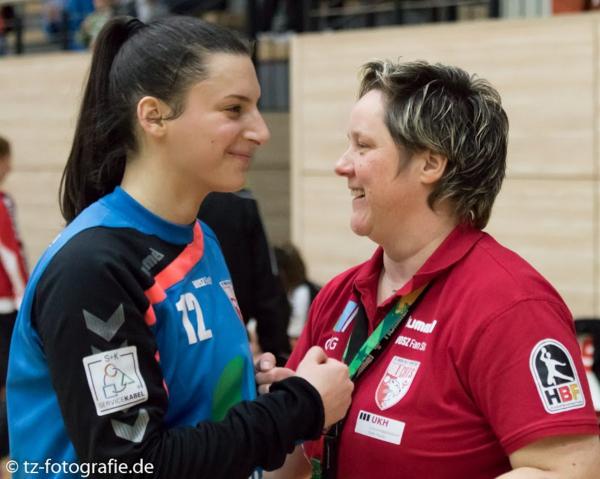 Anica Gudelj (l.) und Co-Trainerin Bianka Eckardt