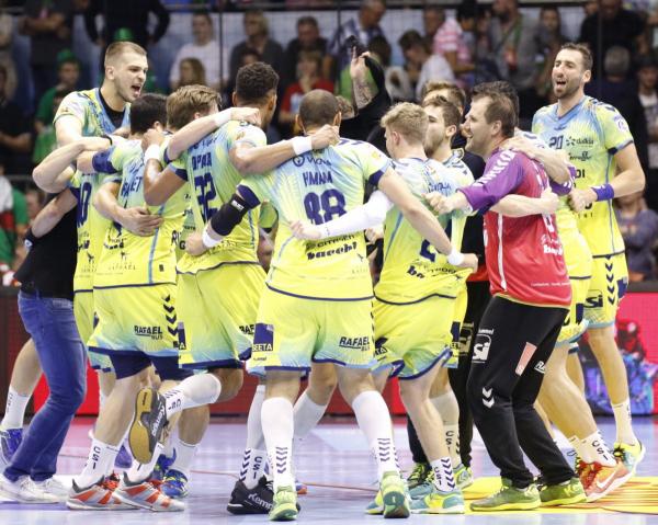 Jubel Saint-Raphael Var Handball - EHF-Pokal, Halbfinalsieg gegen SCM