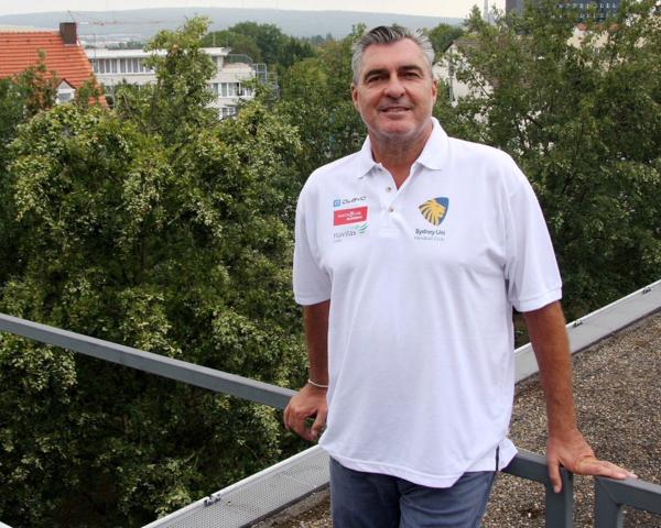 Michael Roth coacht den Sydney University Handball Club beim IHF Super Globe