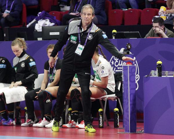 EHF Euro 2018, Europameisterschaft Frauen, ESP-GER: Bundestrainer Henk Groener /GER