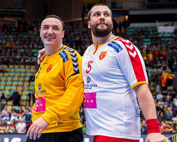 Borko Ristovski und Stojance Stoilov nach dem Sieg gegen Japan