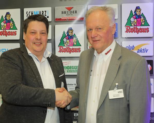Eric Becker, Leitung Marketing bei der Badischen Staatsbrauerei Rothaus, und HSG-Präsident Otto Eblen