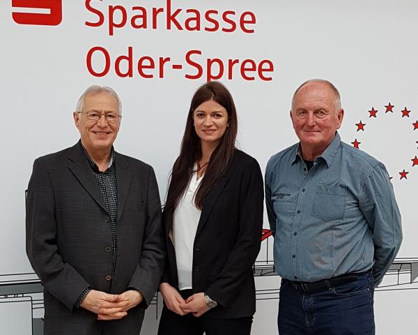 Präsident Wolfgang Pohl, Monika Odrowska, Trainer Wolfgang Pötzsch - Frankfurter HC