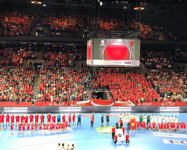 In der Royal Arena Kopenhagen verfolgten 11.835 Zuschauer das Duell Dänemark gegen Montenegro