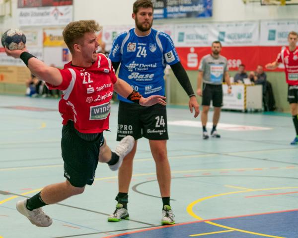 Das Team Handball Lippe II und der TuS Spenge spielen