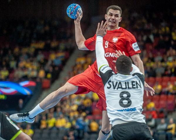 Szymon Sicko (am Ball, hier im Jahr 2020 für die polnische Nationalmannschaft im Einsatz)