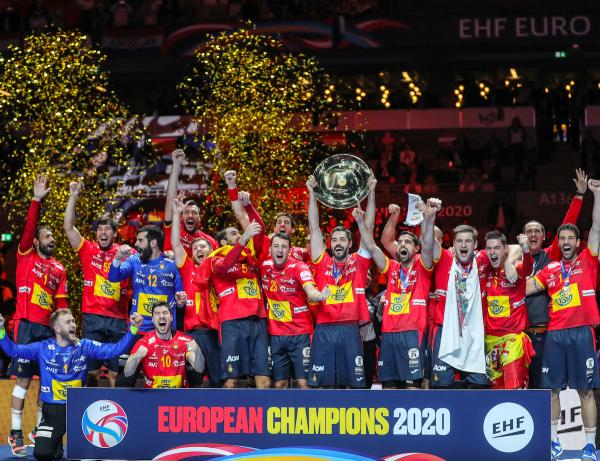 Hinter dem Weiterkommen von Europameister Spanien steht noch ein theoretisches Fragezeichen