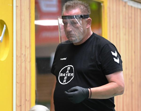 Michael Biegler und Bayer Leverkusen testen am Sonntag beim Beyeröhde-Cup auch Hygienemaßnahmen