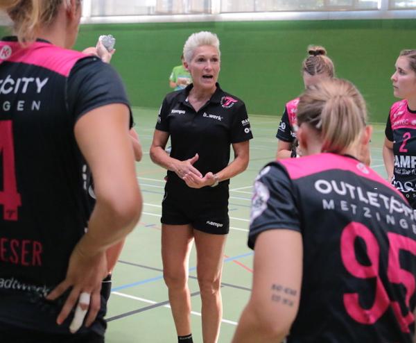 Ex-Trainerin Edina Rott wird am Freitag selbst zum Ball greifen