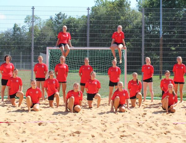 Die weibliche U16-Nationalmannschaft trifft sich in Witten. 
