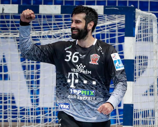 Rodrigo Corrales und Telekom Veszprem wollen gegen Magdeburg zwei wichtige Punkte einfahren.