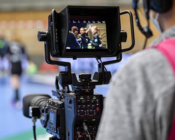 Das Länderspiel der DHB-Frauen wird im Live auf Sportdeutschland.TV übertragen.