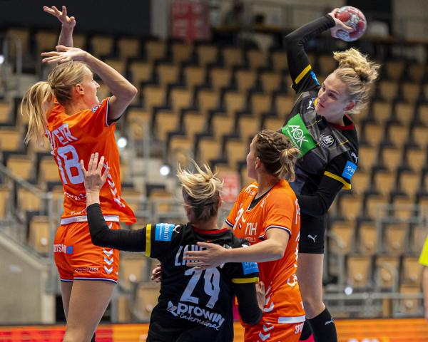 Annika Lott trug gegen die Niederlande erstmals das Trikot der A-Nationalmannschaft.