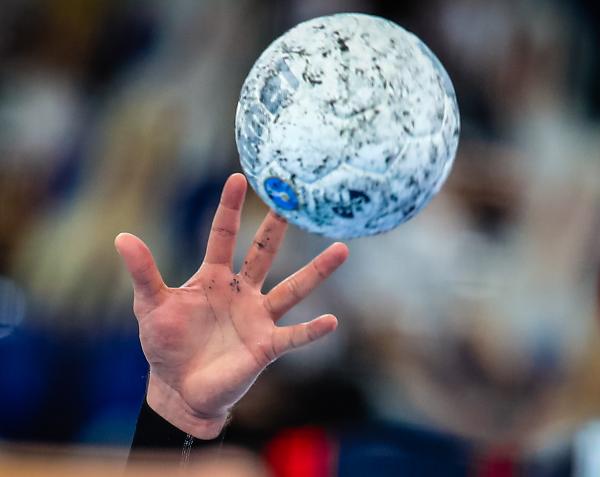 Im Handball-Verband Niedersachsen fliegt der Ball ab Januar 2022 wieder. 
