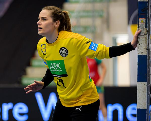 Die deutsche Nationaltorhüterin Dinah Eckerle steht im Champions League Final4.