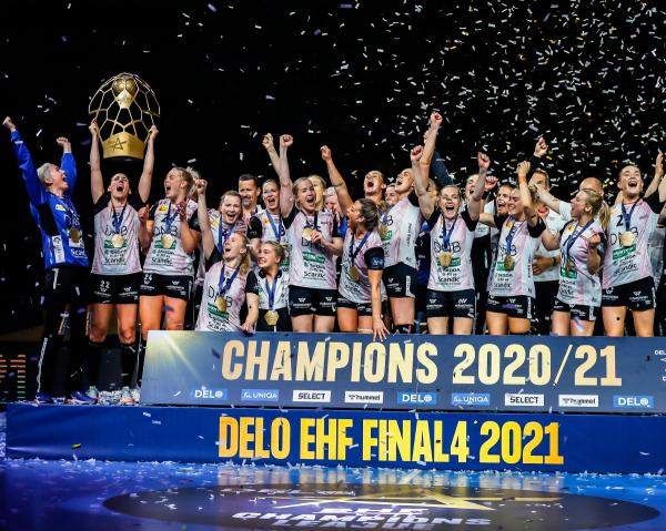 Reigning Champions Viper Kristiansand at their title win in 2021.