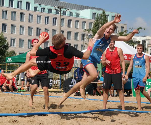 Mit Kaderliste und Foto: Diese acht Männer-Teams nehmen an der Deutschen  Beach-Meisterschaft teil