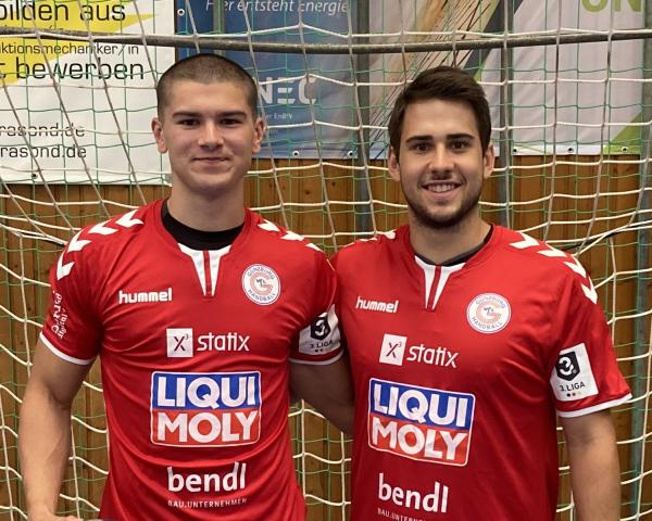 Sergi Ala Sanchez - here on the right in the jersey of VfL Günzburg together with Manuel Riemschneider