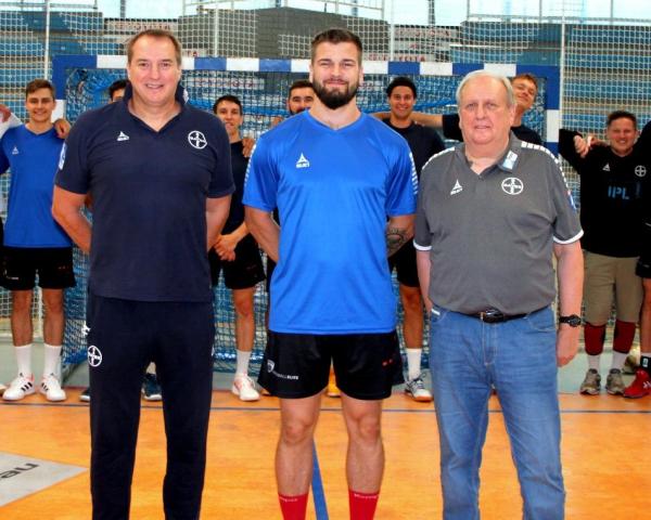 Dusko Bilanovic (Trainer), Patryk Biernacki und Walter Haase (Sportkompetenzteam) - TSV Bayer Dormagen
