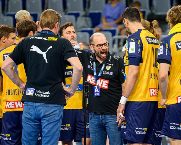 Löwen-Coach Klaus Gärtner hat personelle Sorgen