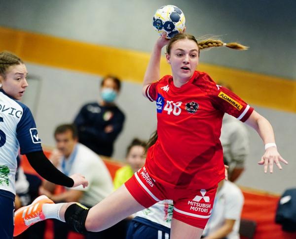 Österreichs Handballern des Jahres Nina Neidhart nimmt mit Hypo Niederösterreich an der European League teil. 