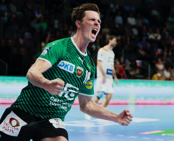 Hans Lindberg set a new record in the match against Hamburg.