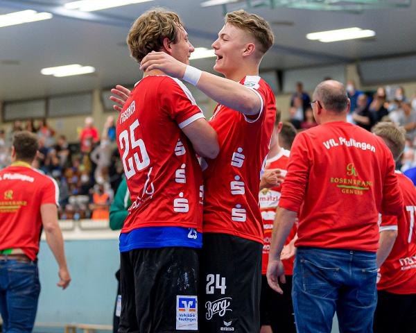Jason Ilitsch (rechts) erzielte seinen ersten Pflichtspiel-Tore für den VfL Pfullingen - links: Lukas Fischer. 