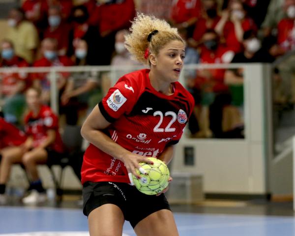 Labrina Tsakalou bezwang mit dem Thüringer HC den SV Union Halle.