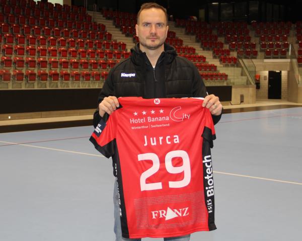 Rares Jurca joins Pfadi Winterthur with immediate effect.