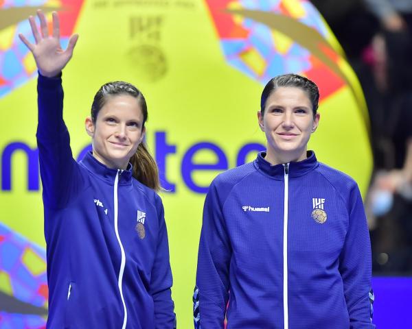 Tanja Kuttler und Maike Merz waren bereits bei der Handball-WM der Frauen 2021 im IHF-Einsatz.
