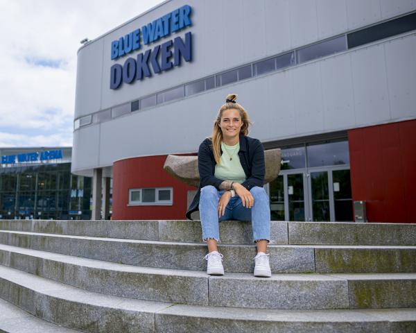 Dinah Eckerle, Team Esbjerg, Boek auf Handball, Blue Water Docken Arena