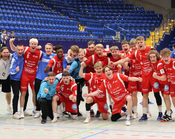 Jubel bei der HSG Handball Lemgo über die Qualifikation zur Jugendbundesliga 2022/23. 