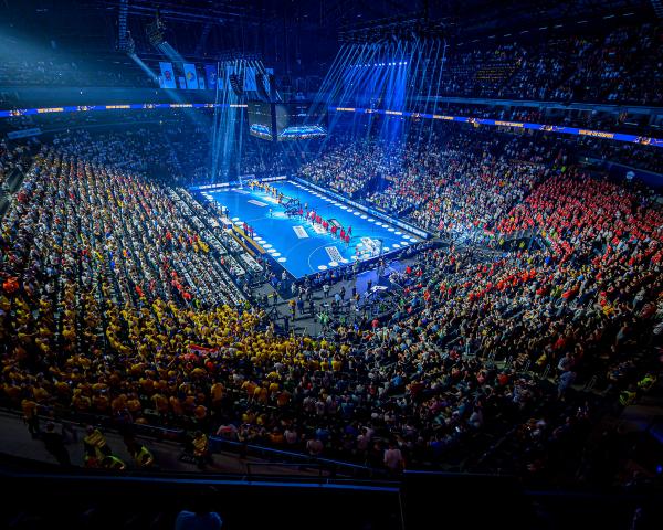 The Lanxess arena was sold out on both days of the Final4. 