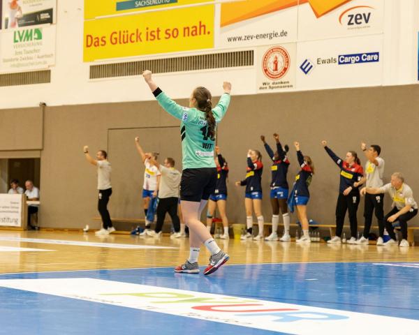 Melanie Veith und die HSG bejubeln mit einem Erfolg in Zwickau den zweiten Sieg in Folge.