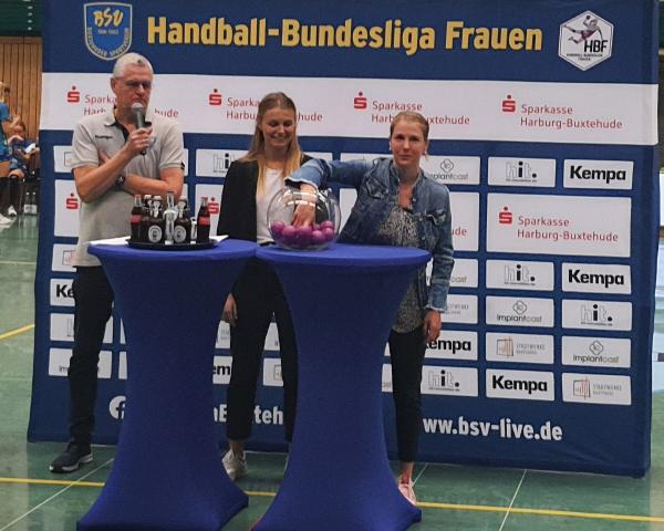 Im DHB-Pokal der Frauen wurde in Buxtehude das Achtelfinale ausgelost