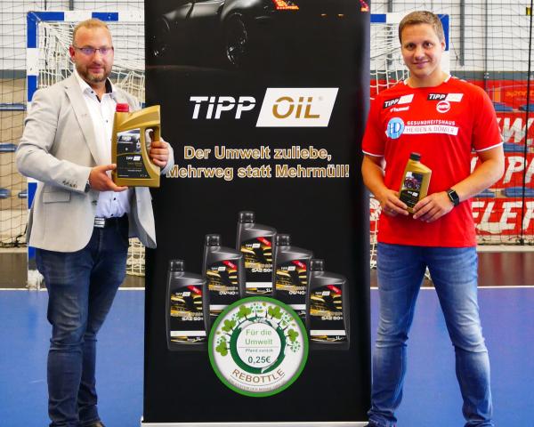 TIPP Oil-Geschäftsführer Sebastian Maier (l.) und ASV-Trainer Michael Lerscht.