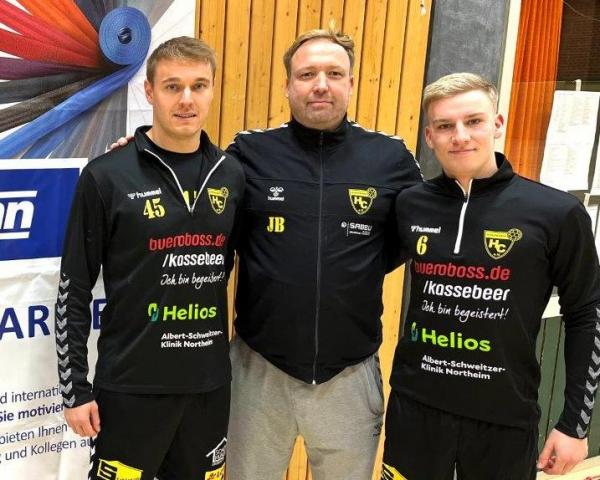 Marc Bode, Trainer Jürgen Bätjer und Jan Mattis Heyken - Northeimer HC 3. Liga
